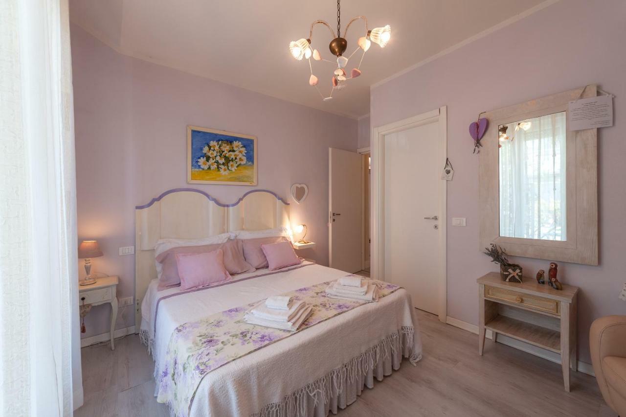 Tre Civette Sul Comò Bed & Breakfast Marina di Massa Exterior foto