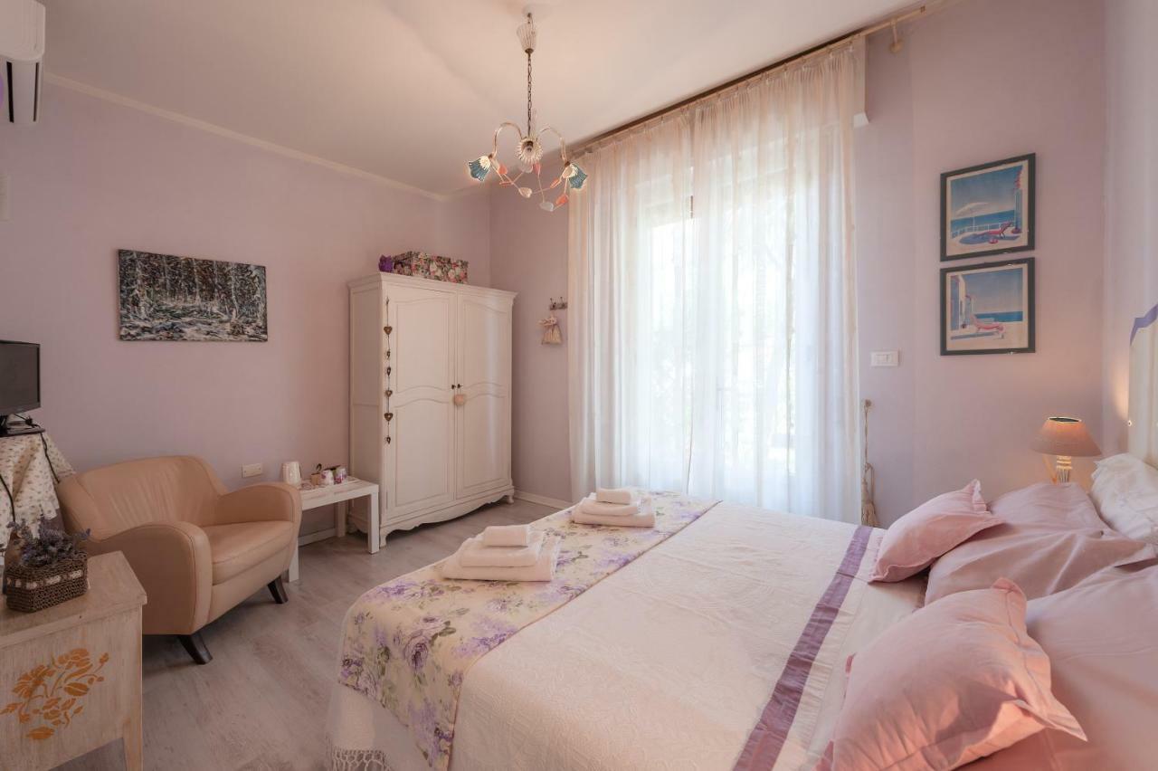 Tre Civette Sul Comò Bed & Breakfast Marina di Massa Exterior foto