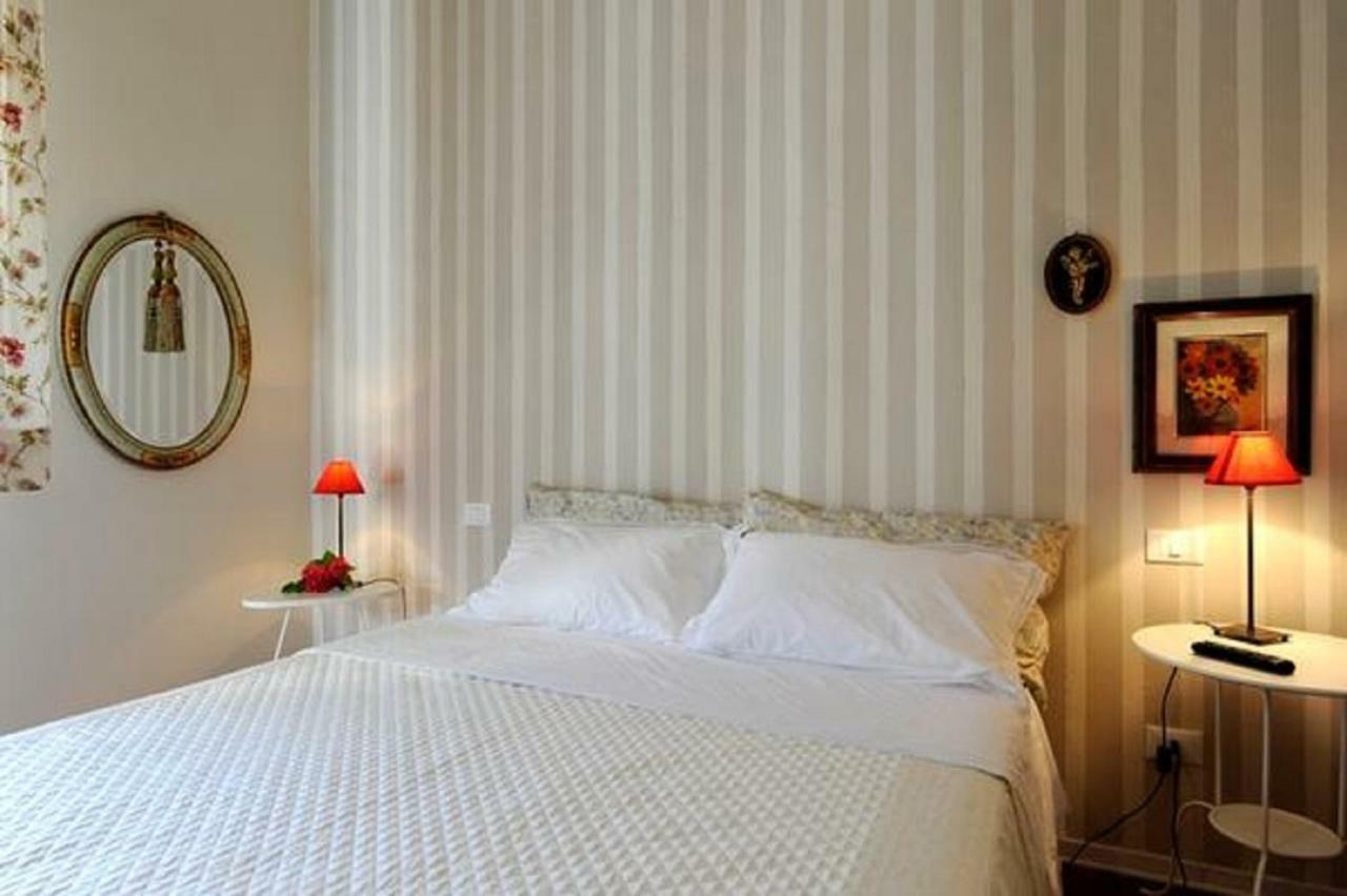 Tre Civette Sul Comò Bed & Breakfast Marina di Massa Exterior foto