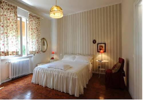 Tre Civette Sul Comò Bed & Breakfast Marina di Massa Exterior foto